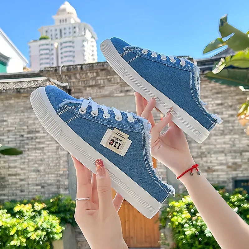 Women's Low-Top Sneakers - Trendy