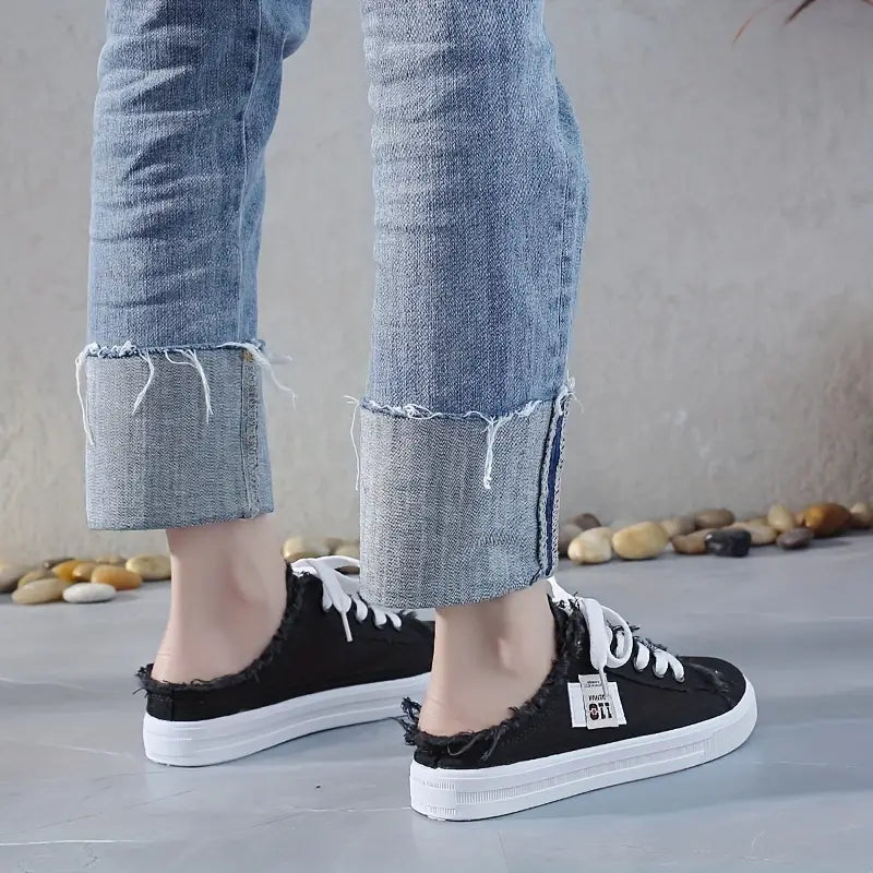 Women's Low-Top Sneakers - Trendy