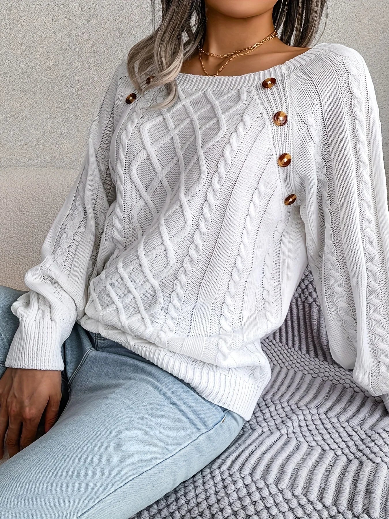 Élise Elegant Buttoned Jumper