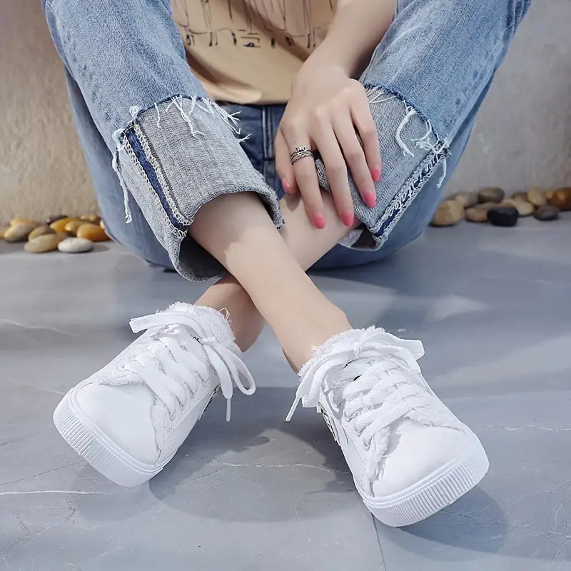 Women's Low-Top Sneakers - Trendy